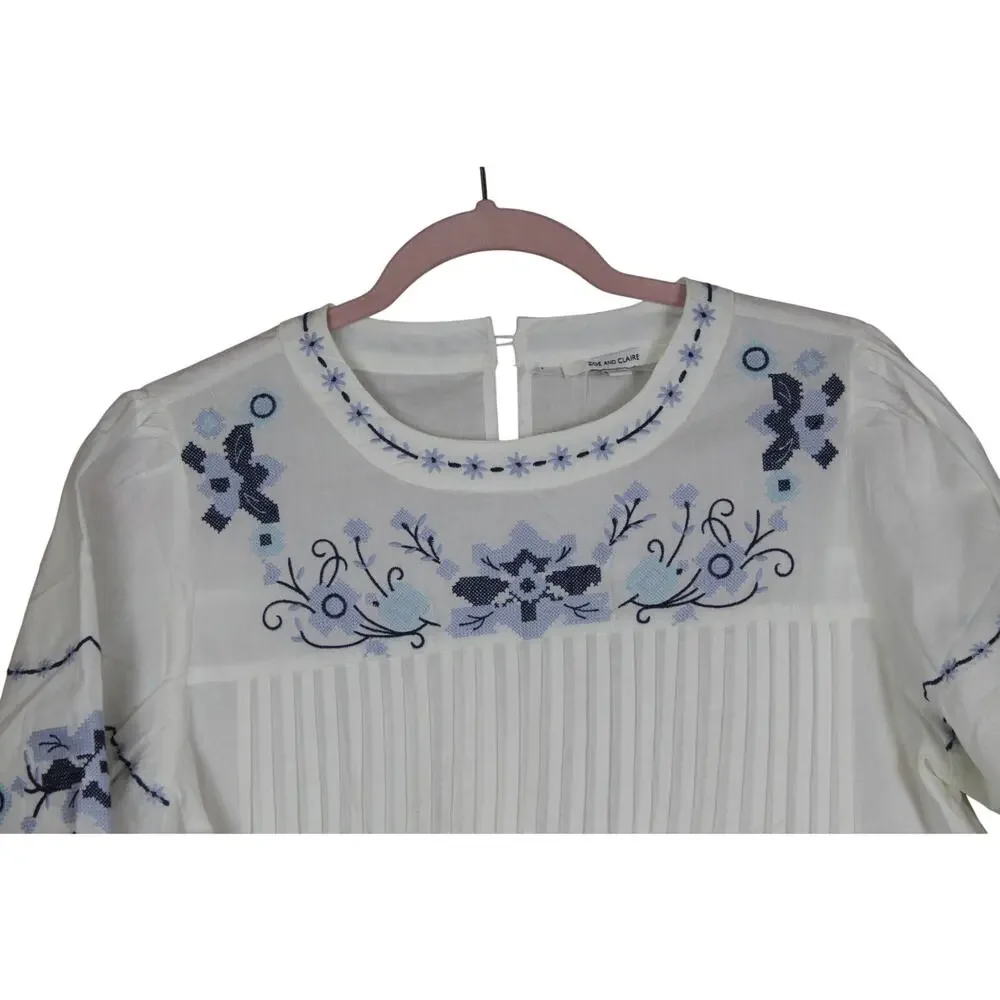 NWOT Zoe and Claire White w/ Blue Embroidery Cropped Peasant Boho Top Size L